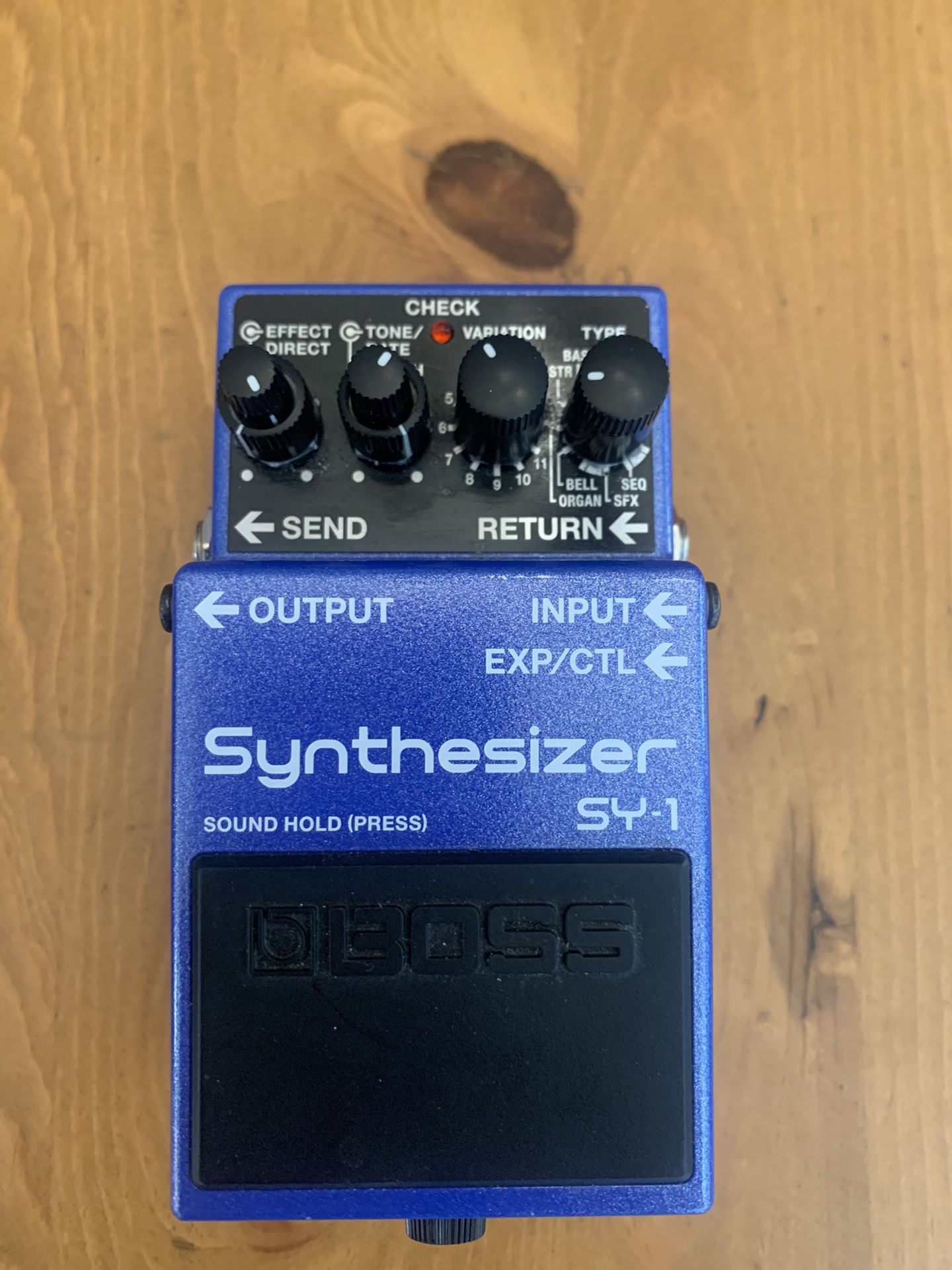 Boss SY-1 Guitar Synthesizer