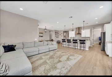 Sofa / Couches