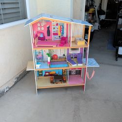 Doll House w/ Furniture