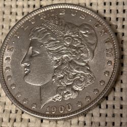 $1 1900. Morgan Dollar. Antique Coin USA 