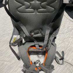 MiniMeis lightweight child shoulder carrier