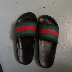  Gucci Flip-flops Used 
