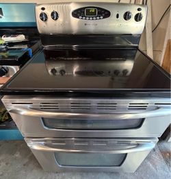 Maytag Gemini Double Oven Electric stove