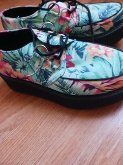 T.U.K SIZE 5