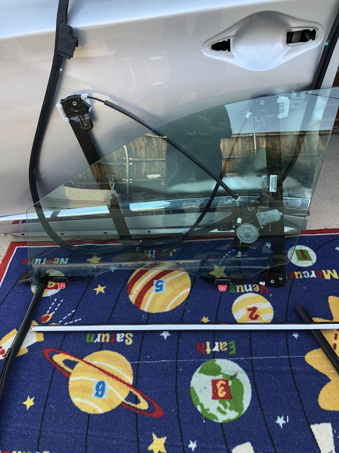 Window With All accessories Infinity QX 2014