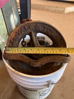 Chain Hoist Yale and Towne