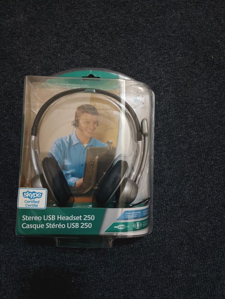 LOGITECH Stereo USB Headset 250 with microphone