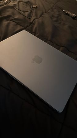 M3 Macbook air 13 inch 2024