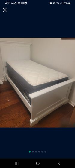 Charming Wooden White Twin Bed Set