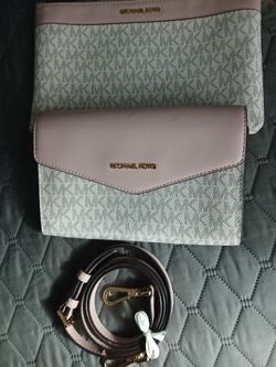 Pink Micheal Kors Purse