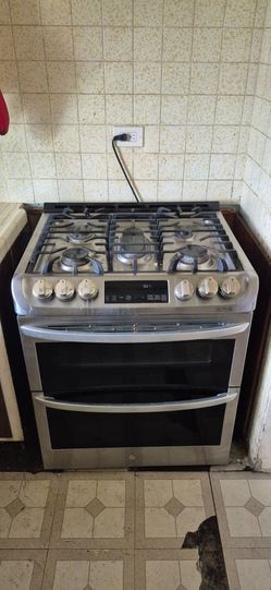 Must Sell fast Kitchen Stove