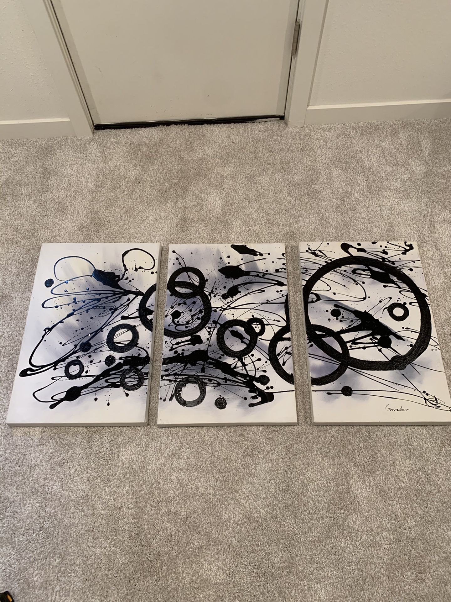 Grey/black/white canvas art