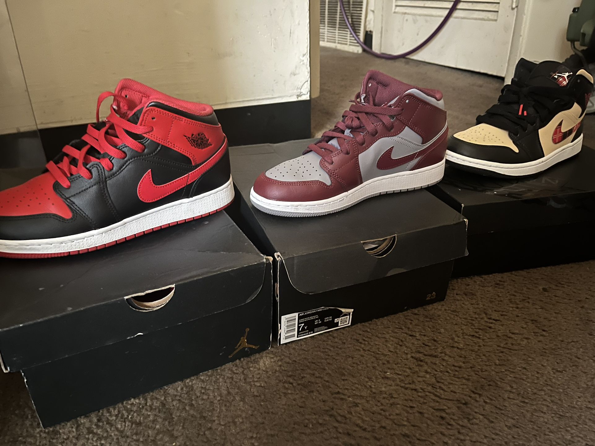 Jordan Mid (Fire Red/Blk)