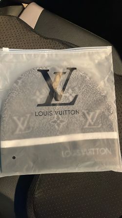 Lv hat