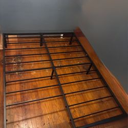 Queen Size Metal Bed Frame 