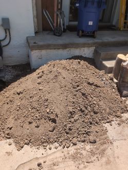 Free fill dirt