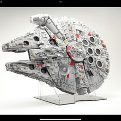 LEGO UCS MILLENIUM FALCÓN COMPLETE 