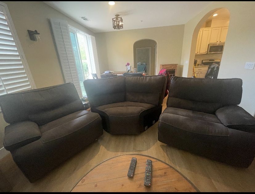 5 Piece Dual Reclining Sectional