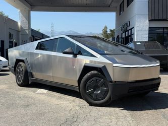 2025 Tesla Cybertruck