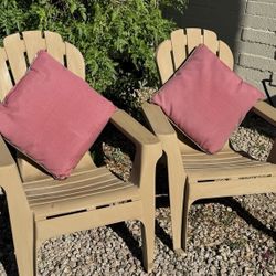 Set Of Outdoor Chairs And Pillows 