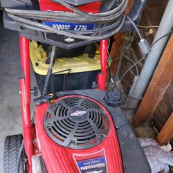 Professional Grade 3000 Psi Pressure Washer  5 Months Old . Firm Price Paid 400 Firm Price