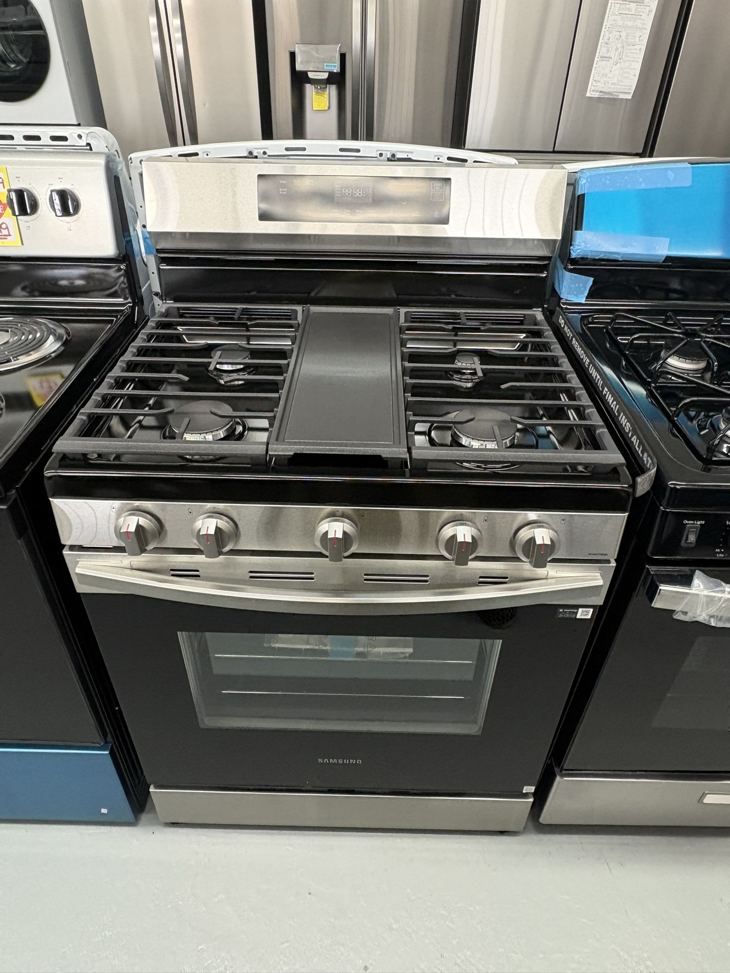 Samsung 30” Range Gas / 1 Years Warranty