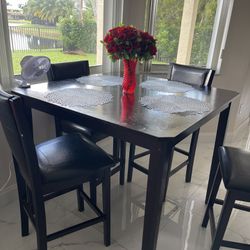 Breakfast Table and Chair Set (4)