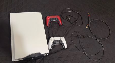 PS5 Disc Version + 2 Controls