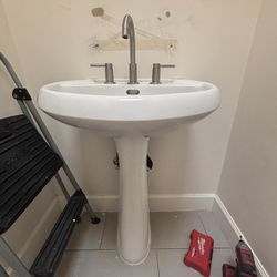 Ceramic Pedestal Sink  32.75" x 22.5"