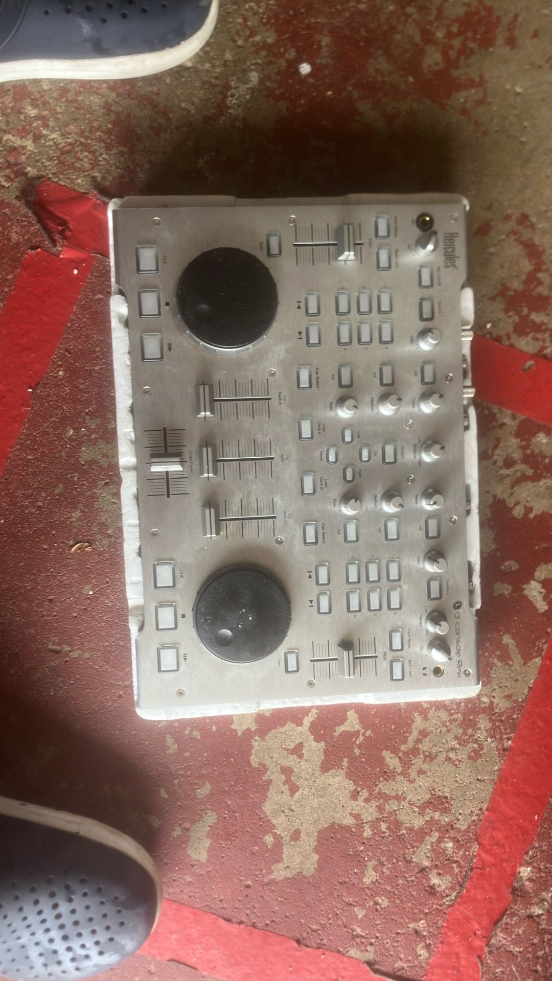 Dj Hercules Mixer To Use W Virtual DJ