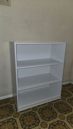 White Bookshelf 31.5"
