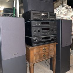 Vintage Kenwood Stereo System With Speakers