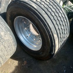 22.5 Super Single With Tire