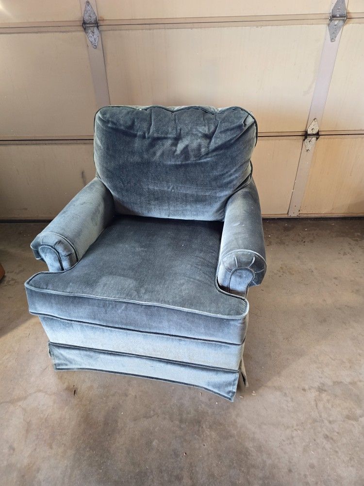 Single Lounge Chair