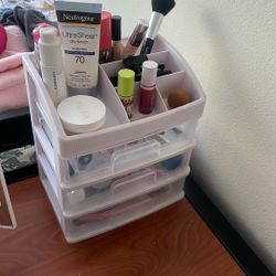 Makeup Organizer 