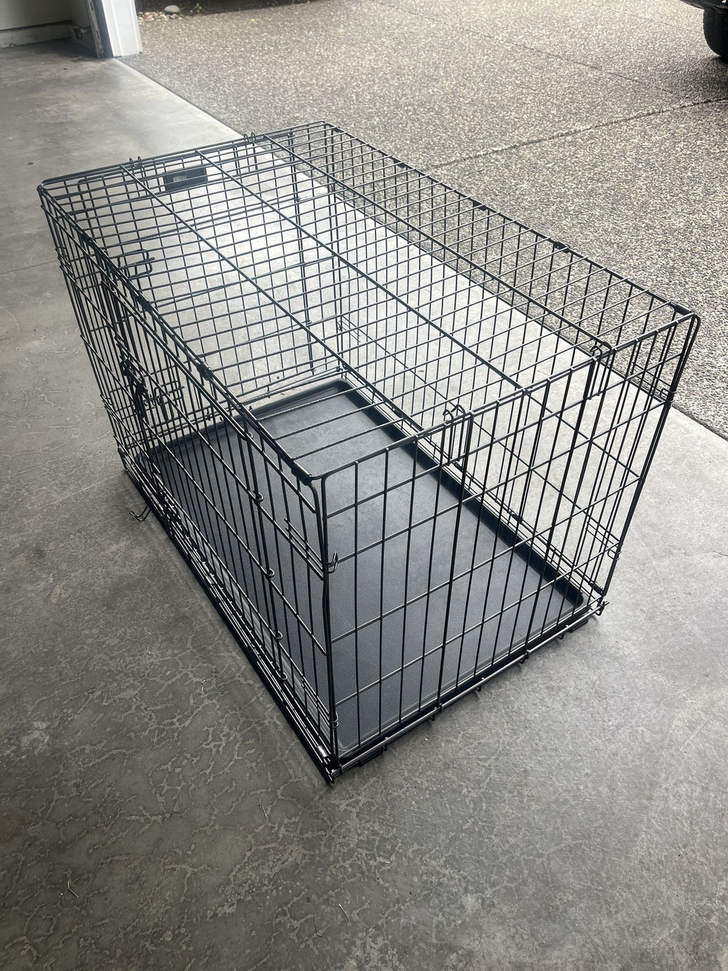 Petco Dog Crate Medium 36 X 23 X 25