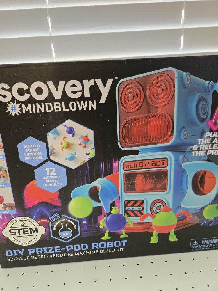 Discovery #Mindblown DIY Prize-Pod Robot 52-Piece Retro Vending Machine Build Kit