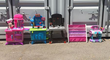 Kid Toy Stands