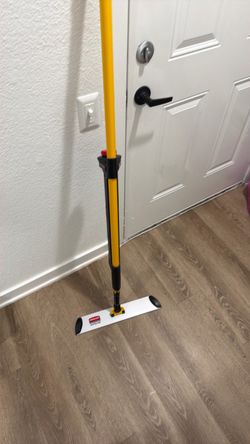 Rubbermaid Pulse Spray Mop