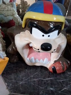 Porcelain cookies jar Looney tunes