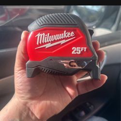 Milwaukee 25 Ft tape measure