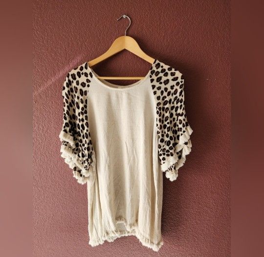 Umgee Animal Print Bell Sleeve Linen Blend Tunic Top Sz. Small
