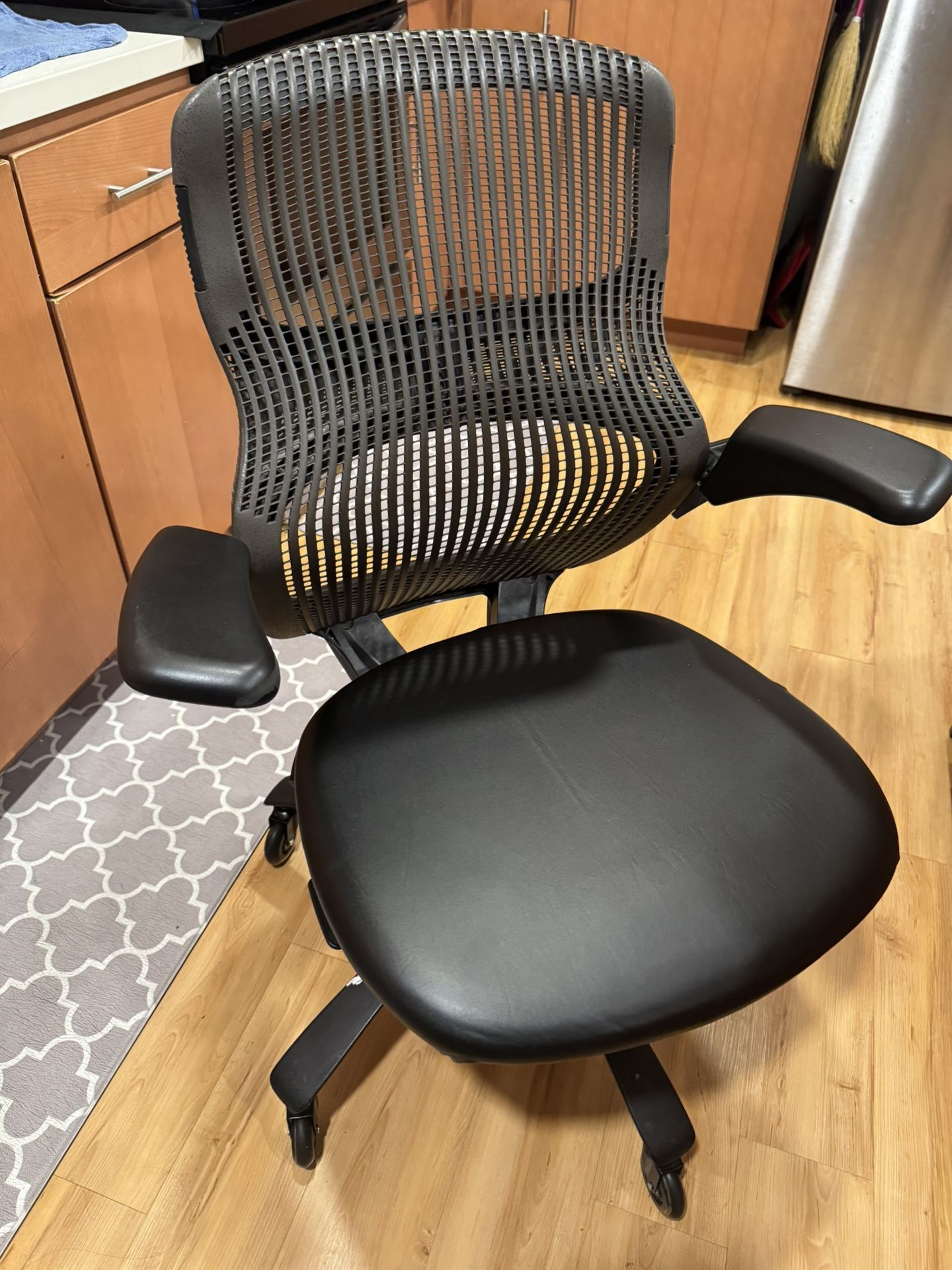 Knoll Generation Office Chair 