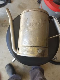 Old oil can