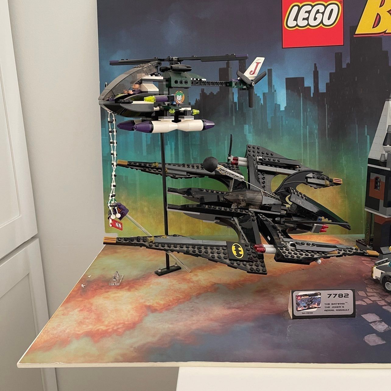 LEGO BATMAN 2006 TOYS R US STORE DISPLAY MODEL 7(contact info