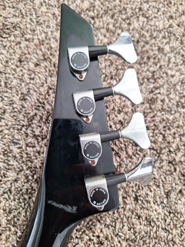 Vester Maniac Bass Guitar MIJ for Sale in Spring Valley