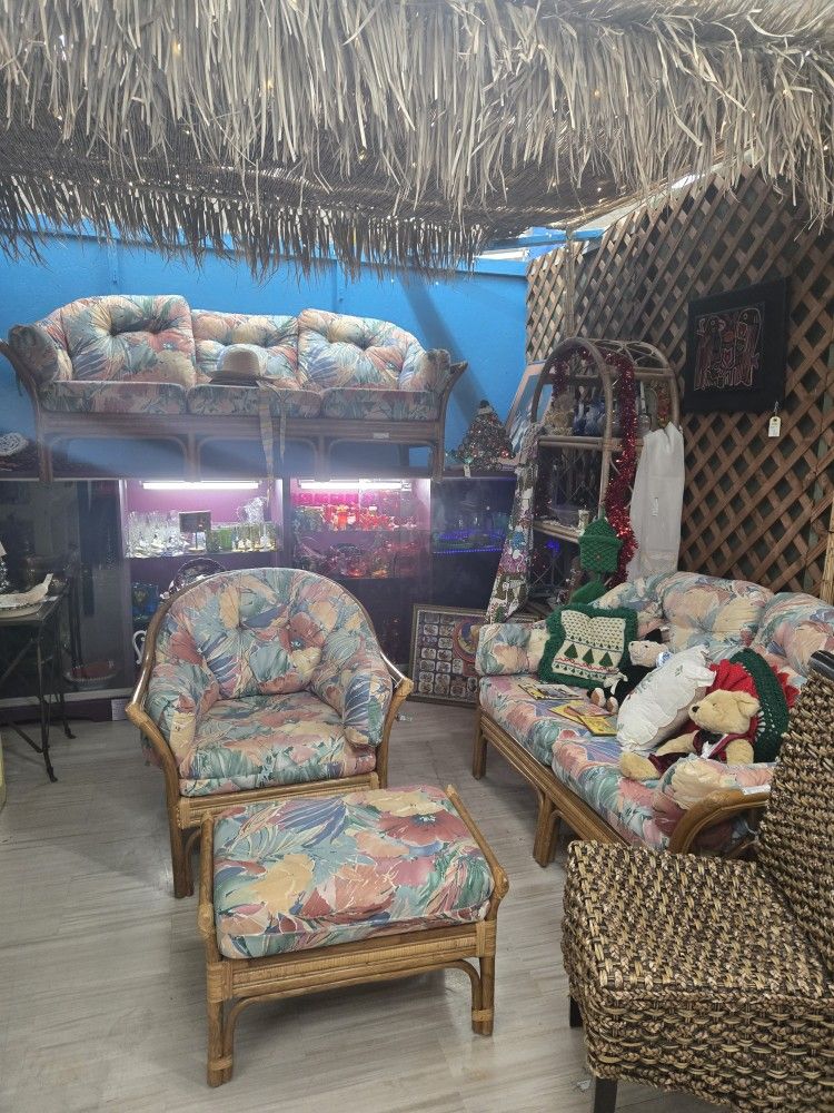 Five Piece Vintage Rattan Couch Loveseat Living Room Set