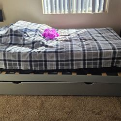 Convertible Trundle Bed — Expands to King + Extra Trundle