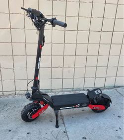 Gt06 Electric Scooter 1200w peak 35mph 23ah