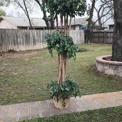 9 Ft Tall...3 Tier.... Artificial Plant